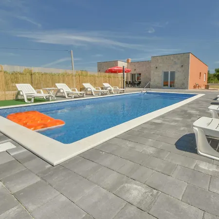 Holiday home Vulelija By Interhome *