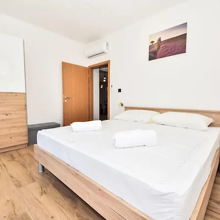 Vulelija By Interhome * Benkovac