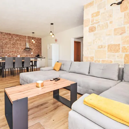 Vulelija By Interhome *