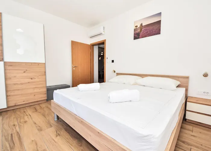 Vulelija By Interhome * בנקובאץ